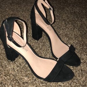 💕 2 for 30 Black suede block heel sandal